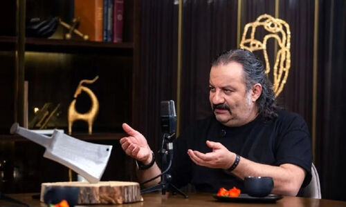 مهراب قاسم‌خانی در جشن ۵۵ سالگی‌اش: داستان زندگی از دلار هفت تومنی تا گوشت میلیون تومنی!