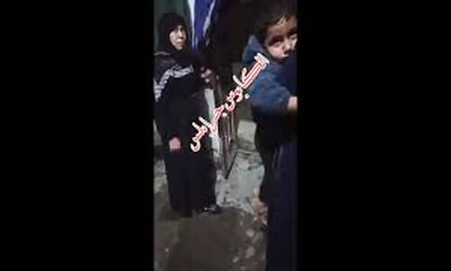 ماجرای تکان‌دهنده اجبار زن سوری به بوسیدن پای مادرشوهرش؛ ویدئویی که جنجال آفرید