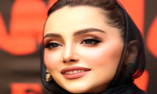 نازنین بیاتی با استایل چرم در نمایشگاه چارسو غوغا به پا کرد!