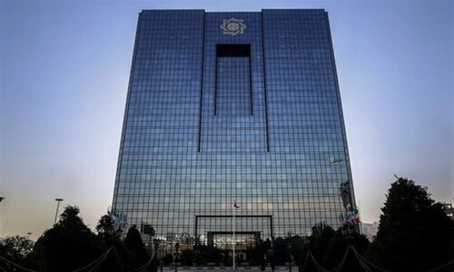 بانک مرکزی بسته جدید ارزی را رونمایی کرد؛ آیا بازار ارز آرام می‌گیرد؟