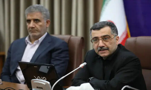 معاون وزیر بهداشت: سرمایه‌گذاری در پژوهش، کلید توقف مهاجرت دانشجویان پزشکی است!