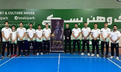نبود سالن تخصصی؛ راز جوان ماندن تیم بدمینتون گنبد با میانگین سنی 22 سال!