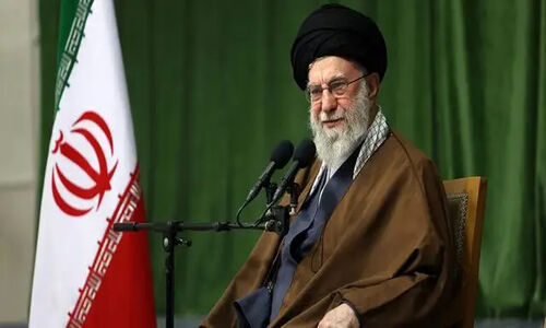 رهبر انقلاب: جوانان ما فراتر از انتظارند اما برخی دستگاه‌ها در انتقال ارزش‌های شهدا کوتاهی می‌کنند!