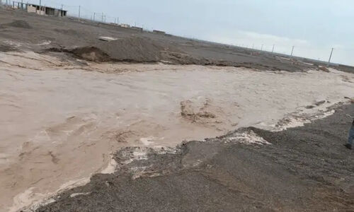 باران سیل‌آسا راه ارتباطی ۱۱ روستای فسا را ناگهان بست!