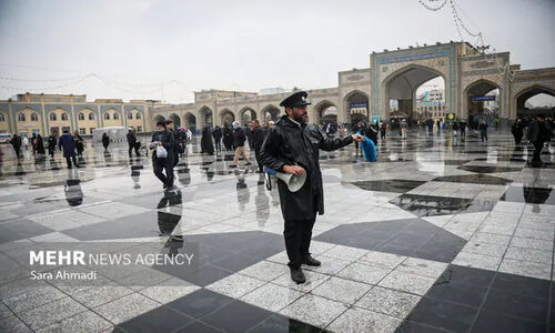 بارش باران رحمت در حرم امام رضا(ع)؛ لحظه‌ای معنوی و دل‌انگیز در قلب مشهد