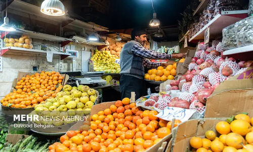 توزیع میوه شب یلدا در ۹ غرفه مشهد؛ آیا قیمت‌ها واقعی و منصفانه است؟