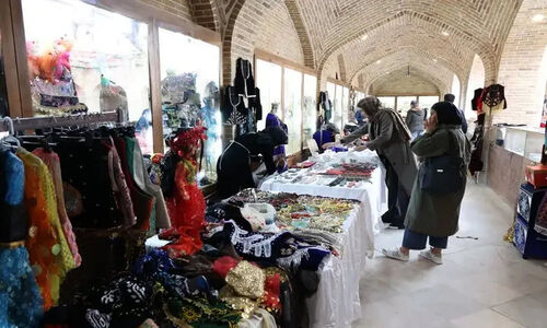 نمایشگاه شگفت‌انگیز صنایع دستی در سنندج برای جشن یلدا برپا شد!