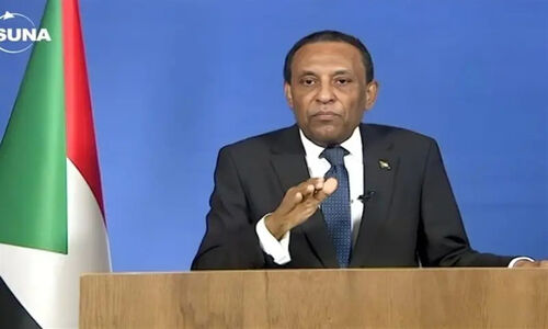 نخست وزیر سودان در نیویورک برای مهار بحران خونین وارد عمل شد