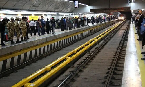 ترفند هوشمندانه سارق برای سرقت ۳۰ میلیون تومان هنگام خرید بلیت مترو لو رفت!