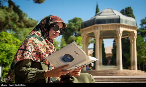 رازهای پشت فال حافظ در شب یلدا که نمی‌دانستید!
