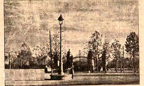 ۹۰ سال پیش در چهارراه ولیعصر؛ تصویری که تهران را متفاوت نشان می‌دهد!