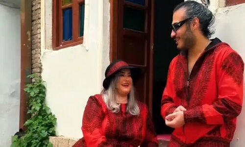 نعیمه نظام دوست با آهنگ ویژه شب یلدا، فضای مجازی را به لرزه درآورد!