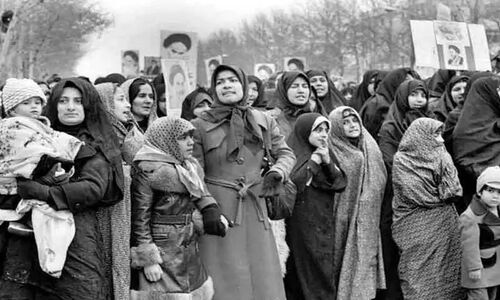 تصویر واقعی زن در مطبوعات دهه شصت؛ از خانه تا جامعه چه روایت‌هایی شنیدیم؟
