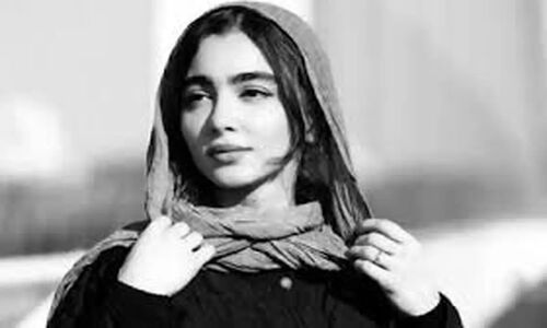 سونیا حسینی در جشن حافظ با استایل شگفت‌انگیز؛ نیکای پایتخت این‌بار متفاوت‌تر از همیشه!