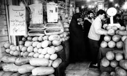 سفری شگفت‌انگیز به بازار یلدای ۶۰ سال پیش؛ عکس‌هایی که زمان را متوقف کرده‌اند!