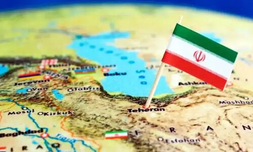 نماینده پیشین مجلس: چرا افزایش اختیارات استانداران بدون قانون مشکل‌ساز است؟