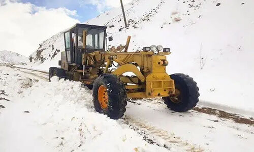 نجات ۱۸۴ خودرو گرفتار در برف سنگین خراسان شمالی؛ تلاش نفس‌گیر راهداران در برف‌روبی گسترده