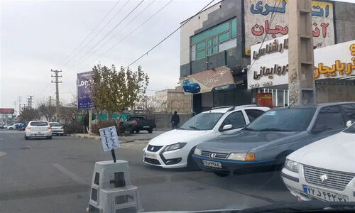 نمایشگاه‌های خودرو چگونه جاده ساوه را به کابوس ترافیک و پیاده‌روها تبدیل کردند؟