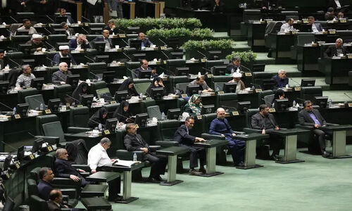کمیسیون‌های مجلس در هفته آینده با دو دستورکار جنجالی: «وزارت بحران» و «نظارت بر حجاب» در مرکز توجه!