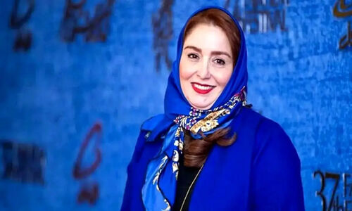 رقص و آواز دلنشین ژاله صامتی و دخترش روی صحنه تئاتر همه را شگفت‌زده کرد!