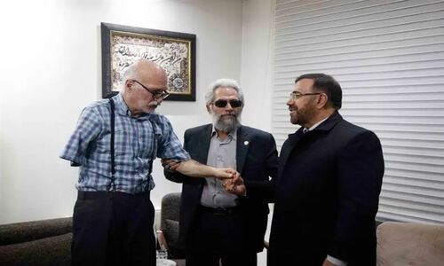 استاندار فارس در دیداری ویژه از جانباز جهادگر دفاع مقدس تجلیل کرد