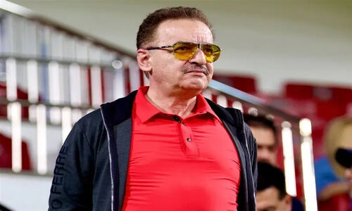زنوزی در بیانیه‌ای تند: تاج یا مدیریت کند یا از فوتبال ایران برود!