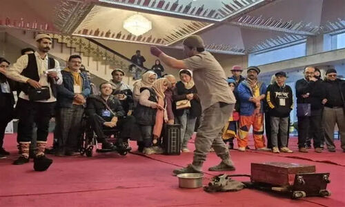 در دل جشنواره تئاتر «کاسپین»؛ از «تمنای آب» تا طبع بی‌نظیر «لطیف» چه رازهایی فاش شد؟