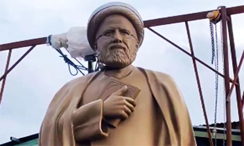 مجسمه باشکوه شهید رئیسی بر پل اردبیل؛ یادگاری ماندگار در قلب شهر