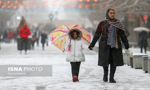 بارش پراکنده برف در همدان؛ دمای هوا به شکل چشمگیری کاهش یافت!