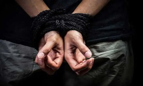 نجات معجزه‌آسا گروگان ۱۸ ساله پس از ۲۰ روز اسارت در کهنوج