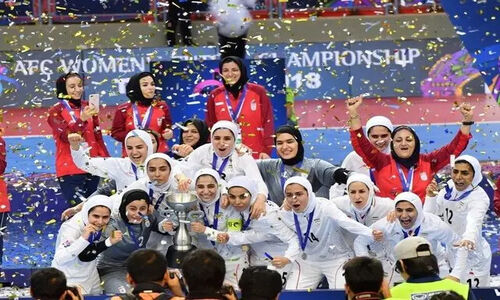 چالش‌های بزرگ ورزش بانوان شیراز؛ چرا امکانات و فرهنگ هنوز عقب‌اند؟