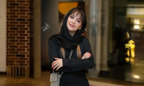 عکس جالب از نازنین بیاتی در اولین روز مدرسه‌اش!