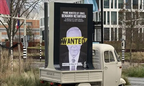 لندن زیر موج خشم؛ پوسترهای «تحت تعقیب» نتانیاهو در خیابان‌ها نصب شد!