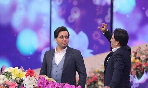 خوانندگی جنجالی و خنده دار بازیگر معروف در برنامه سال تحویل حامد سلطانی/ من همونم که نازنینت بودم…+ویدیو