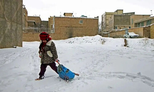 تعطیلی گسترده مدارس؛ سرمای زمستان و هشدار آنفلوآنزا دست به دست هم دادند/ کدام استان‌ها تعطیل‌اند؟