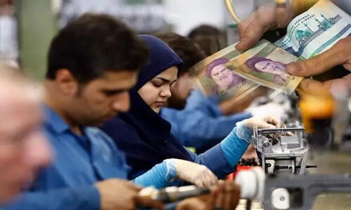 دولت در تعیین دستمزد نقش میانجی ایفا کند