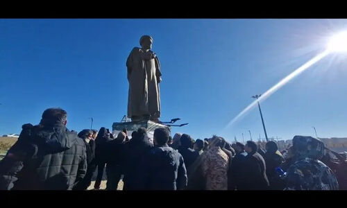 رونمایی از تندیس شهید رئیسی در اردبیل