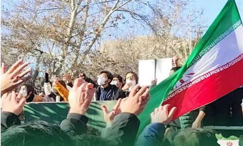 تجمع در تعدادی از دانشگاه‌ها/ حمایت از مطالبات قانونی و هوشیاری در برابر اغتشاش