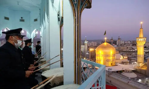 نقاره زنی شب میلاد امام جواد علیه السلام در حرم مطهر رضوی