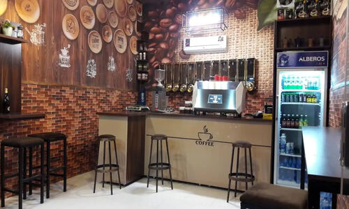 نوشته قشنگ روی یک مغازه در روزهای سخت اقتصادی