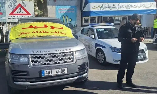 توقیف سواری با سرعت ۲۰۰ کیلومتر توسط تیم‌های ضربت پلیس راه قم