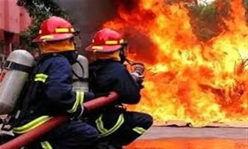 آتش‌سوزی گسترده در خیابان امام رضا (ع) مشهد