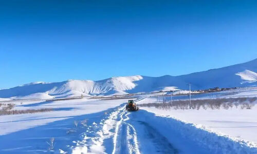 بازگشایی راه ۱۸ روستای مسدودشده با برف در آذربایجان غربی