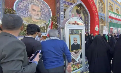 خیل عاشقان در کرمان؛ آغاز مراسم سالگرد شهادت سردار سلیمانی