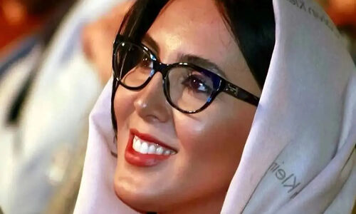 نگاهی به استایل کت دامنی لیلا بلوکات وسط کوچه + عکس/ خانم بازیگر به گذشته ها سفر کرد