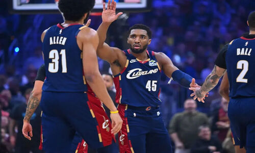 آنتتوکونمپو تاریخ NBA را از نو نوشت