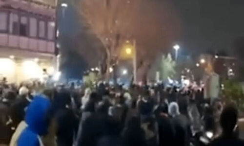 گزارش فارس درباره اعتراضات شامگاه شنبه ۱۳ دی