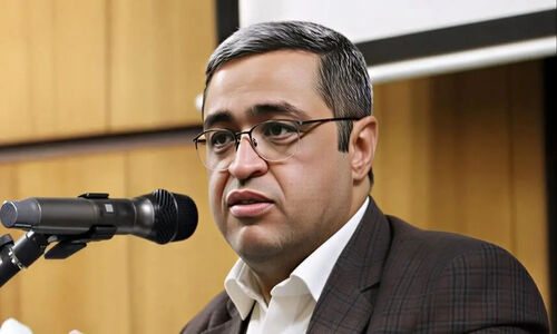 دکتر عزیزی فاش کرد: چرا بچه‌های دهه ۸۰ به بعد از سن بلوغ درس خواندن را کنار می‌گذارند؟