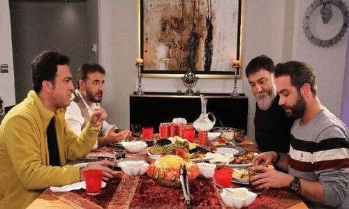 شوخی‌های باحال و خنده دار علی انصاریان با حامد آهنگی و مهمانانش در خانه دلنشین و ایرانی پسندش+ویدئو/ روحش شاد