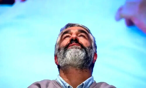 رمزگشایی از استعفای ناگهانی وکیل پرونده پژمان جمشیدی؛ پشت پرده ماجرا چیست؟
